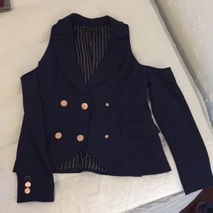 Jacket open shoulders